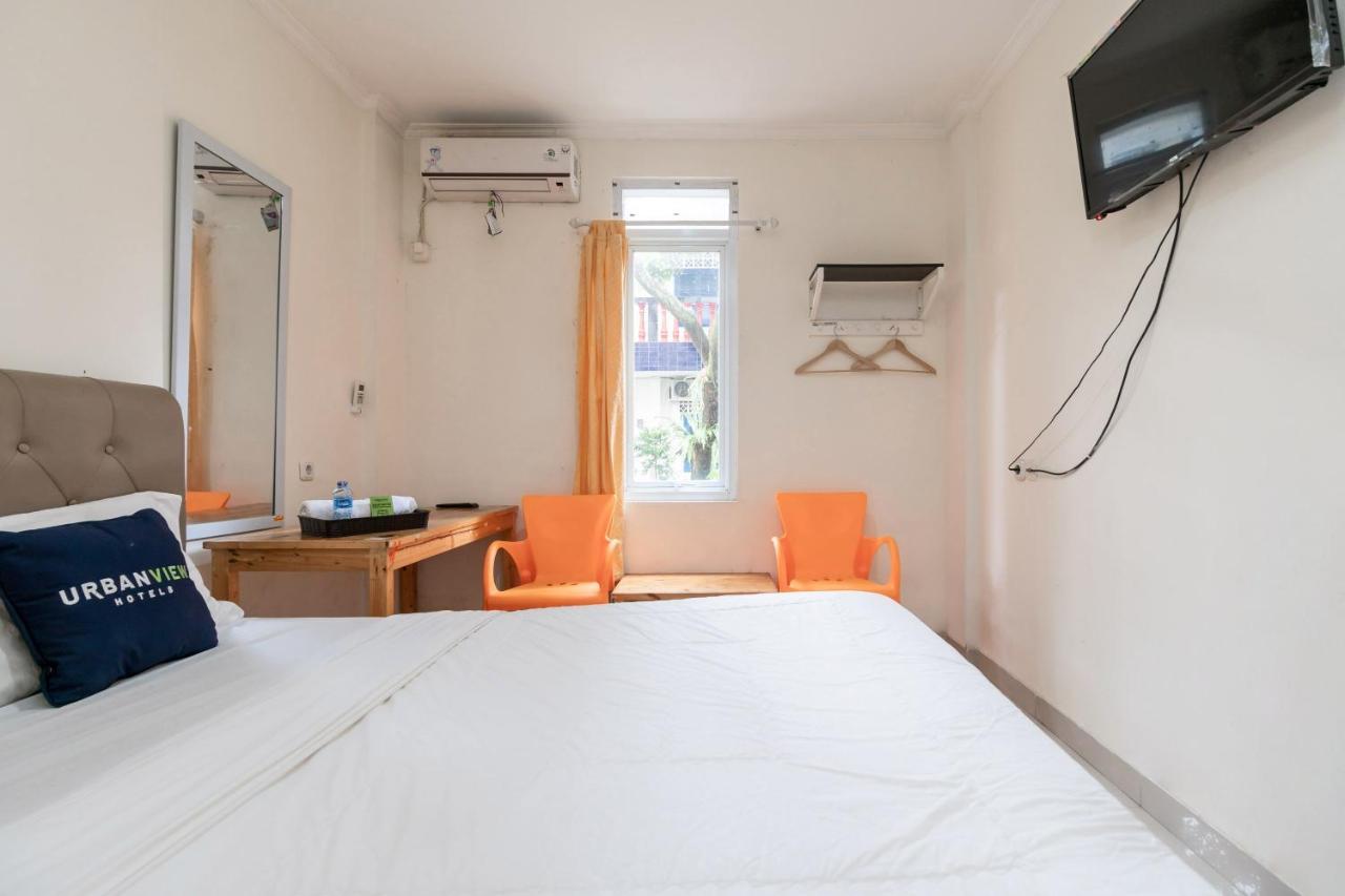Urbanview Hotel Minongga Pondok Labu By Reddoorz Джакарта Екстер'єр фото